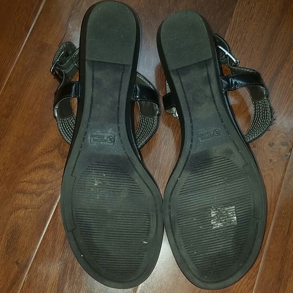 Black sandals - Picture 3 of 6